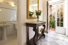 Alghero Palazzo dAlbis in pieno centro per 8 persone Alghero